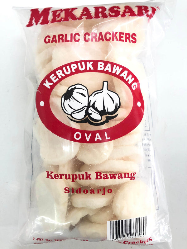 Mekarsari garlic crackers Kerupuk Bawang oval snacks in transparent packaging from Sidoarjo